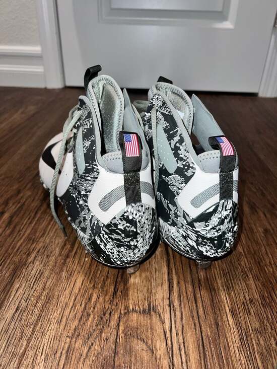 Nike Force Zoom Trout 4 Mid Camo USA Baseball Cleats